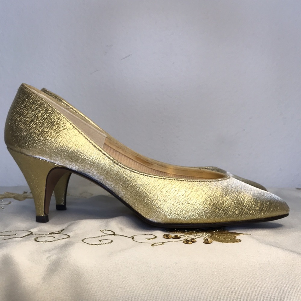 Vintage 80’s Gold Kitten Heel Pumps 7.5 - Picture 7 of 9